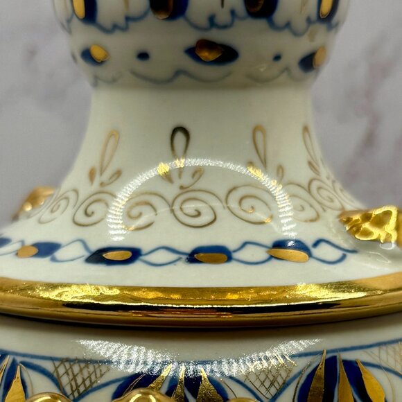 Vintage Gzhel Handmade Russian Porcelain Samovar, Hand-Painted, 8.5" Tall - Picture 17 of 17